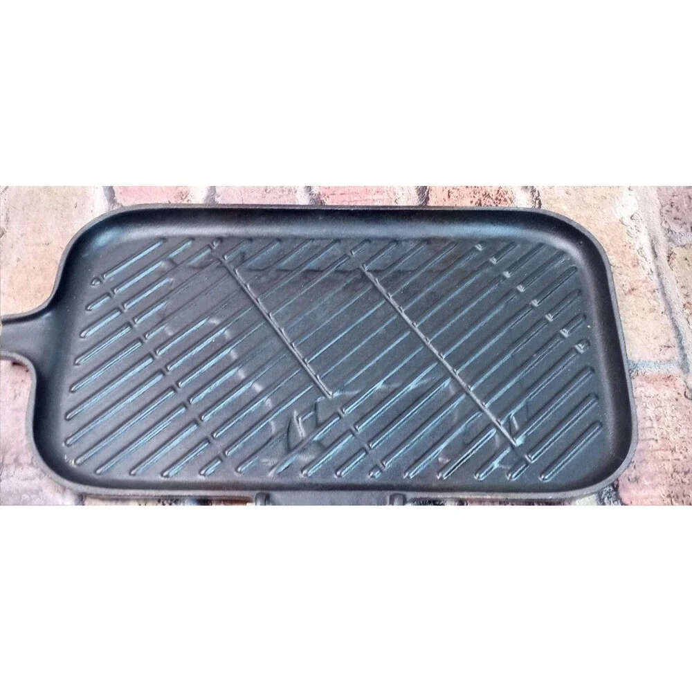 Vintage Le Creuset Cast Iron Grill Pan Embossed Cow Folding Handle Burn Mark